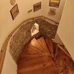 فيلة Moro House ميلنا