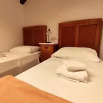 فيلة Moro House