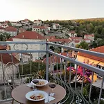 فيلة Moro House ميلنا