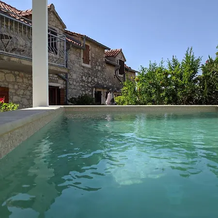 Moro House Villa