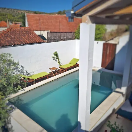 Moro House